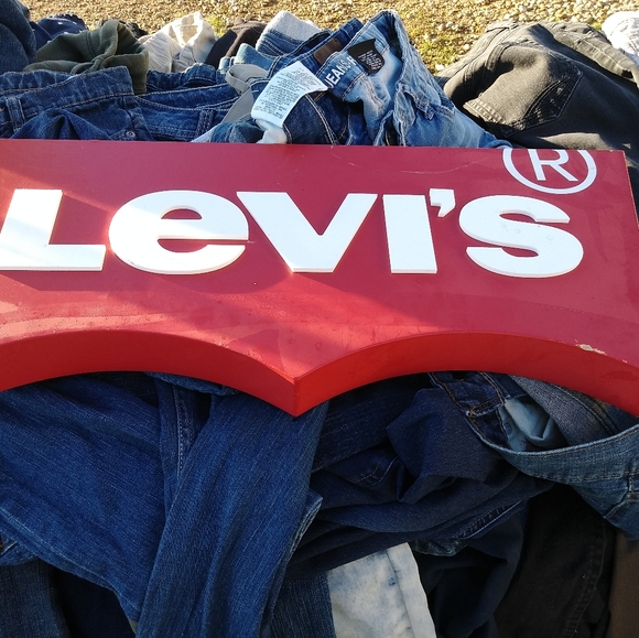 Vintage Levis bat wing sign - Picture 5 of 8